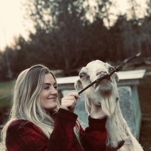 Meet your Posher, Macy